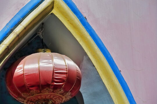Red Chinese fabric lantern-equilateral ogival window-pink conical dome. Ganquan Park-Zhangye-Gansu-China-1307