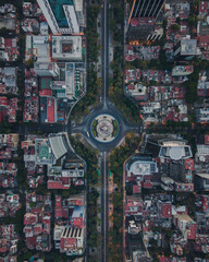 Cenital de avenida principal en la Ciudad de México