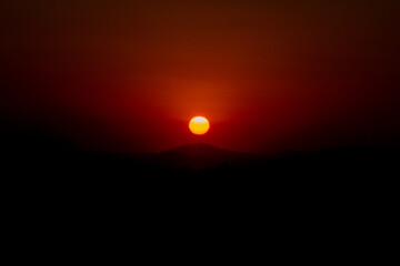 Pôr do Sol visto nesta quinta feira, (06), no final da tarde na cidade de São José dos...