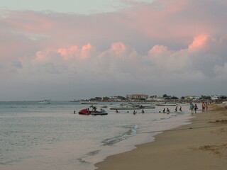 Crep&uacute;sculo en el Mar