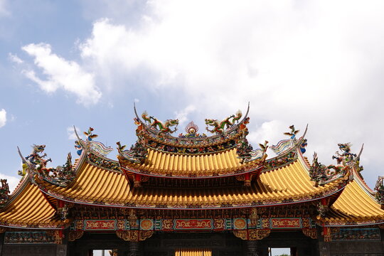 Text is Seitengu. Seitengu, a Taiwan temple or a palace in Sakado City, Saitama Prefecture in Japan. There are 5,000 dragon sculptures. 