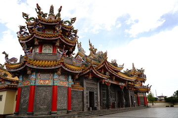 Text is Seitengu. Seitengu, a Taiwan temple or a palace in Sakado City, Saitama Prefecture in Japan. There are 5,000 dragon sculptures. 