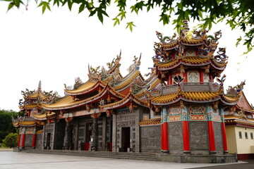 Text is Seitengu. Seitengu, a Taiwan temple or a palace in Sakado City, Saitama Prefecture in Japan. There are 5,000 dragon sculptures. 