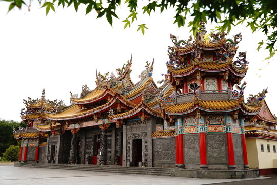 Text is Seitengu. Seitengu, a Taiwan temple or a palace in Sakado City, Saitama Prefecture in Japan. There are 5,000 dragon sculptures. 