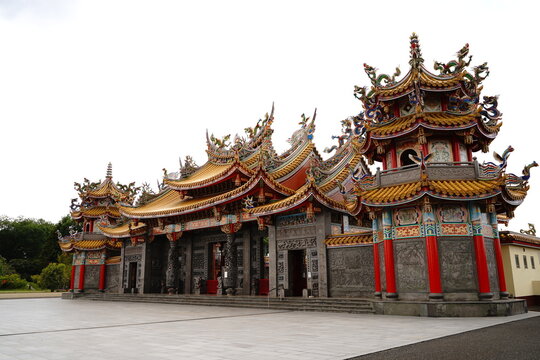 Text is Seitengu. Seitengu, a Taiwan temple or a palace in Sakado City, Saitama Prefecture in Japan. There are 5,000 dragon sculptures. 