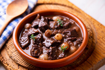 Beef stew with onions. Traditional Spanish tapa.