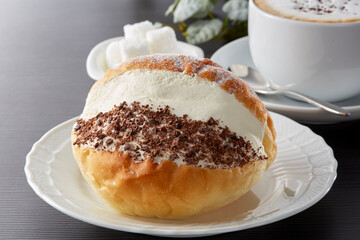 イタリア・ローマの伝統菓子「マリトッツォ」