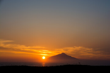 夕映えの利尻富士
