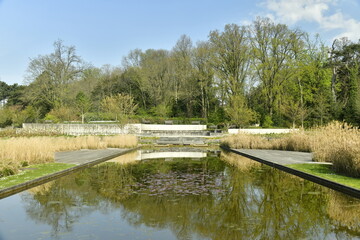 L'une des pièces d'eau du Jardin des Fleurs à Laeken 