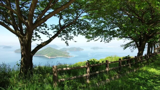 新緑が美しい初夏の紫雲出山からの瀬戸内海の映像