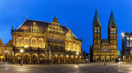 Fototapeta na wymiar Bremen market square town hall Dom church Roland panoramic view in Germany at night blue hour