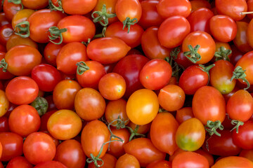 Fototapeta na wymiar Full-frame pictures of red tomatoes