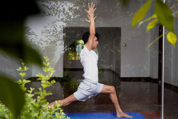 reflejo de yoga