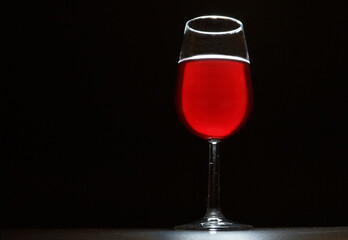 Un calice di vino rosso mosso - obrazy, fototapety, plakaty