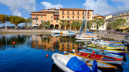 Fototapeta na wymiar Torri del Benaco, Lago di Garda, Hafen