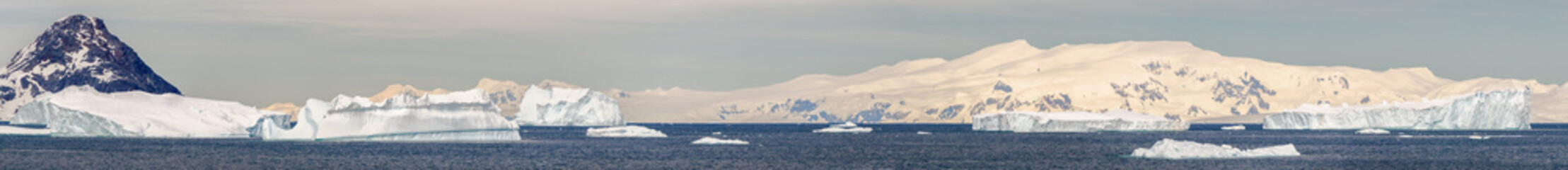 Gerlache Straight panorama © expatphotos