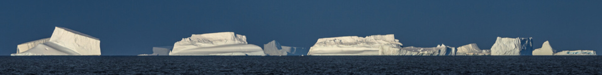 Antarctic icebergs © expatphotos