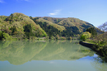 Fototapeta premium 麻生の渡し・只見川 （福島県・柳津町）