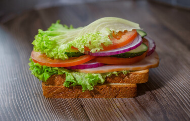 sandwich with lettuce and tomato