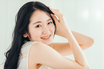 ヘアケア・美容・スキンケア（笑顔）
