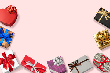 Fototapeta premium 色々なプレゼントの箱。クリスマス、バレンタインデーのギフト。上からのアングル。