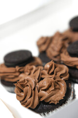 chocolate cupcakes with oreos