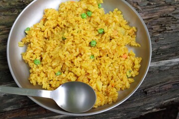 アウトドアで作るドライカレー