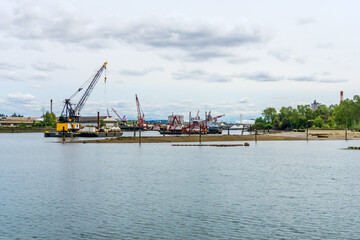 Fototapeta na wymiar Duwamish Waterway Crane 4