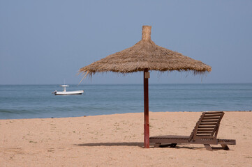 Playas de Saly en la costa de Senegal