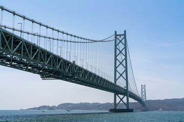 Fototapeta na wymiar [兵庫県]晴天の明石海峡大橋（本州側）