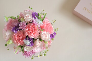 ピンクのカーネーションの花束