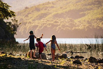 Niños jugando