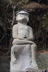 Fototapeta na wymiar 北九州市門司区の皇産霊神社の河童像