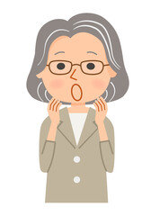 驚くシニア女性