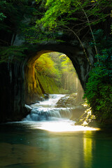 亀岩の洞窟　濃溝の滝