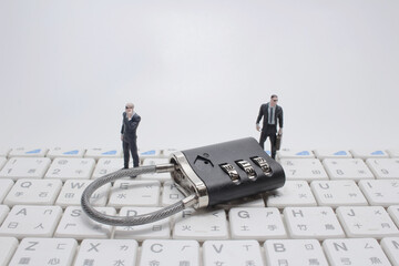 the scale of mini figure of bodyguard with the locker