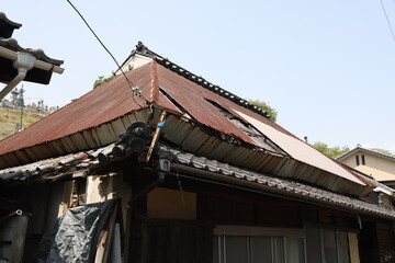 Fototapeta na wymiar 日本の岡山県笠岡市の白石島の古くて美しい建物