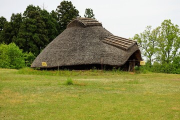 Fototapeta na wymiar 日本の復元された竪穴住居