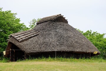Fototapeta na wymiar 日本の遺跡の竪穴式住居