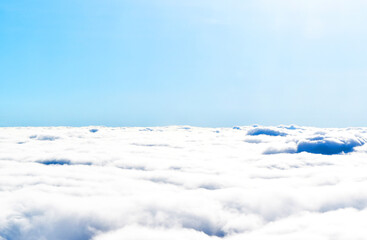 Fototapeta na wymiar 雲の上