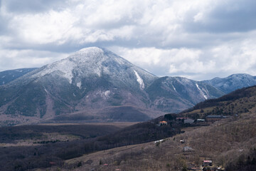 春の蓼科山