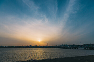 Obraz premium 都市の夕暮れ City sunset