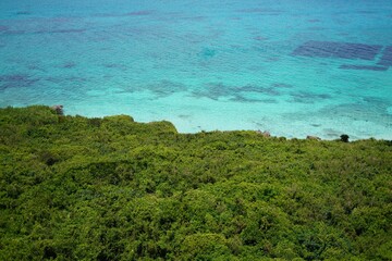 Fototapeta na wymiar 沖縄県宮古島の美しい海と島の上空からの風景