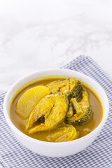 Southern Yellow Thai Curry With Fish