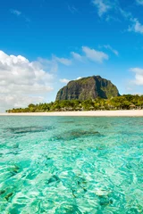 Deurstickers Le Morne, Mauritius Een prachtig zomers landschap aan de kust van het eiland Mauritius