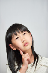 スタジオ撮影した小学生の女の子の考える写真