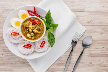 Rice Noodles with Green Curry Pork