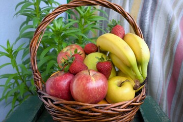 basket of apples