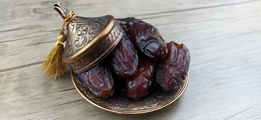 Foto op Canvas Dried date fruits or dates, Ramadan (Ramadan) © mehizm