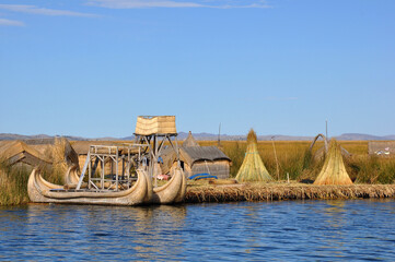Iles flottante de Puno P&eacute;rou
